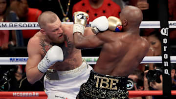 Mayweather derrotó al irlandés por nocaut técnico en el décimo asalto en 2017
