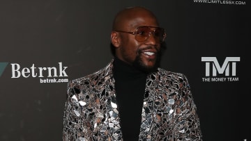 El patrimonio neto de Floyd Mayweather supera los 300 millones de dólares, según confesó el mismo tiempo atrás