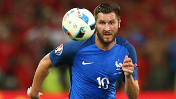 Andre Pierre Gignac avec le maillot de l'équipe de France en 2016. 