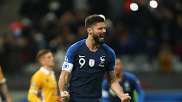 Giroud marca con Francia