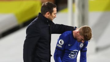 Frank Lampard tente de réconforter un Timo Werner en perdition à Chelsea. 