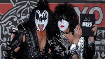 En 1974, cuando Cruz Azul se proclamó Campeón de Campeones, la banda estadounidense KISS lanzó su álbum debut: 'KISS'.