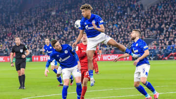 In der Schalke-Abwehr gab es verletzungsbedingt viele Kombinationen