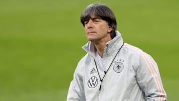 Joachim Löw cairia bem no Barcelona, mas melhor nome para o momento é Ronald Koeman. 