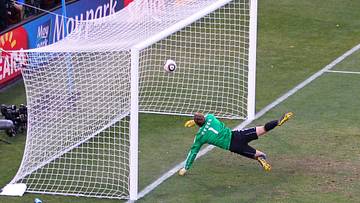 Mão de Deus, gol de braço, tento anulado de Lampard e mais: confira seis lances inusitados onde o futebol virou vôlei. Mão de Deus, gol de braço, tento anulado de Lampard e mais: confira seis lances inusitados onde o futebol virou vôlei.