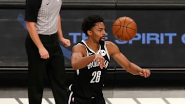 Spencer Dinwiddie solo jugó tres partidos con los Nets en la temporada 2020-21