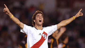 Gonzalo Higuain de River Plate festeja s