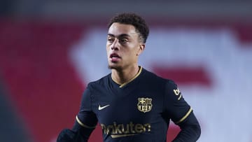 Sergiño Dest cae lesionado