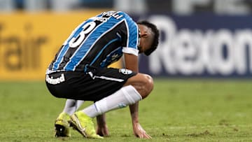 Gabriel Chapecó testou positivo para Covid-19 e Grêmio deve seguir desfalcado.