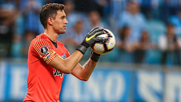 Com ex-Vasco, Martín Silva, veja nomes populares que estão disputando a Sul-Americana. 