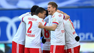 So wie hier, im letzten Heimspiel gegen Paderborn, wollen die Rothosen auch morgen gegen das Kleeblatt jubeln