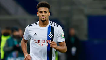 Josha Vagnoman im HSV-Dress