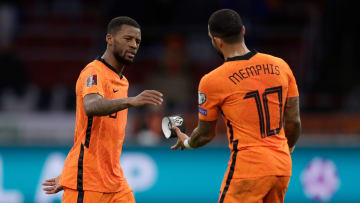 Georginio Wijnaldum y Memphis Depay en la clasificatoria para el Mundial