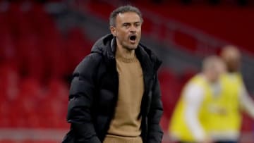 Luis Enrique dando instrucciones en el amistoso contra Países Bajos