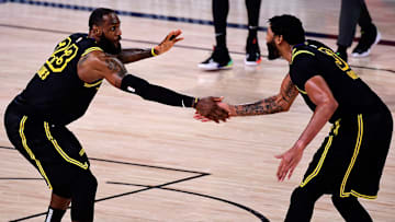 LeBron James y Anthony Davis anotaron 62 puntos entre los dos para comandar a los angelinos