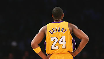 Lakers planean utilizar camisetas en honor a Kobe Bryant