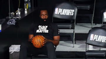 James Harden fue traspasado a los Nets