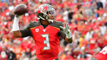Jameis Winston getting ready to deliver a pass vs. the Houston Texans 