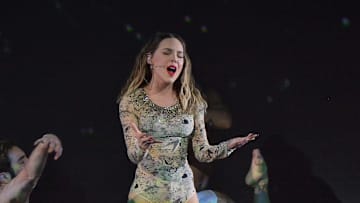 Belinda tiene una relación con Christian Nodal