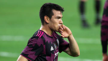 Hirving Lozano logró su segundo doblete con la selección mexicana, a la cual salvó este sábado en la remontada 2-1 contra Islandia.
