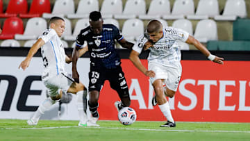 Tricolor concedeu espaço demais ao rival durante toda a partida