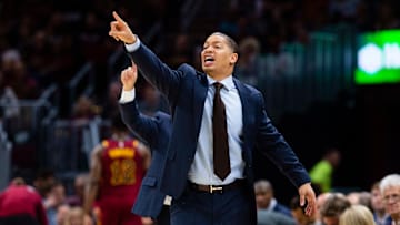 Lue fue entrenador de los Cavaliers en cuatro temporadas de la NBA
