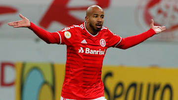 Internacional e São Paulo lideram o ranking das equipes que mais quebraram regras de Covid-19. Veja a lista. 