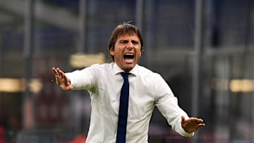 Conte remains very rigid in his set up