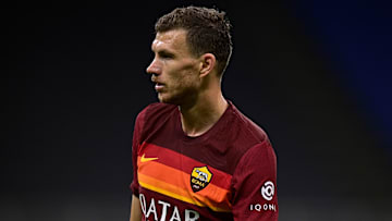 Edin Dzeko con la maglia della Roma