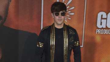 Roger González por fin dice su edad
