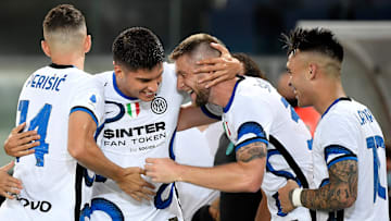 La gioia dopo uno dei due gol di Correa al Verona