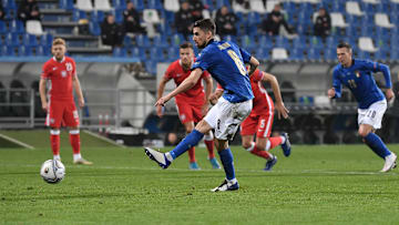 Jorginho calcia un rigore contro la Polonia
