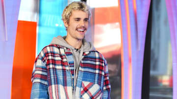 Justin Bieber asistiendo a famoso programa de MTV