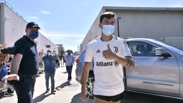 Paulo Dybala llegando a los entrenamientos con la Juventus