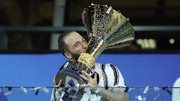 Gonzalo Higuain chiude l'avventura alla Juventus