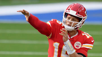 A pesar del contrato millonario que cerró Patrick Mahomes con Kansas City, algunos consideran que está "mal pagado"