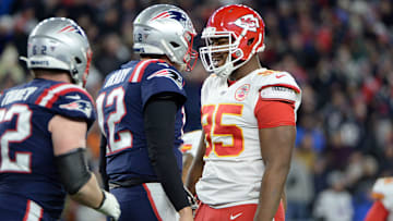 Tenso momento en el juego entre Kansas City Chiefs y New England Patriots