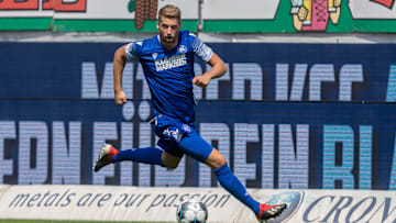 Karlsruher SC v Hamburger SV - Second Bundesliga