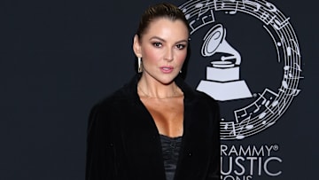 Marjorie de Sousa fue vista haciendo el trámite junto al pequeño Matías 
