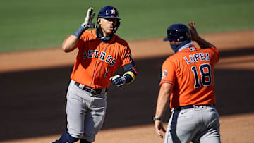 Correa ha sido un peligroso bateador en las postemporadas de la MLB entre 2017 y 2020