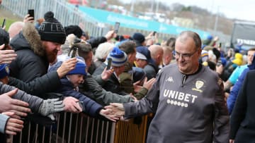 Le monde du football a salué la performance de Bielsa, artisan principal du retour de Leeds en Premier League