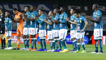 Jugadores del FC León previo a un partido.