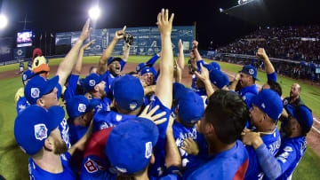 Acereros de Monclova celebraron su pase a la segunda ronda de los playoffs de la LMB