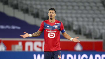 Jose Fonte est sorti hier, touché à l'oeil 