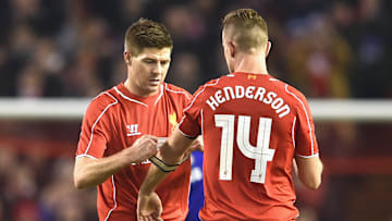 Jordan Henderson dedikasikan trofi Liga Inggris Liverpool untuk Steven Gerrard Jordan Henderson dedikasikan trofi Liga Inggris Liverpool untuk Steven Gerrard