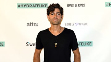 Adrian Grenier interpreta al personaje principal de la serie llamado Nick Brewer