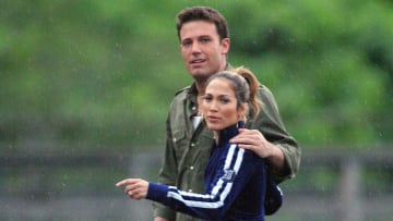 Lopez y Affleck caminando por Vancouver hace más de una década atrás