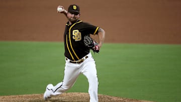 Kirby Yates todavía está disponible en el mercado