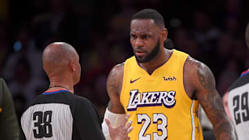 LeBron James es duda para los Lakers