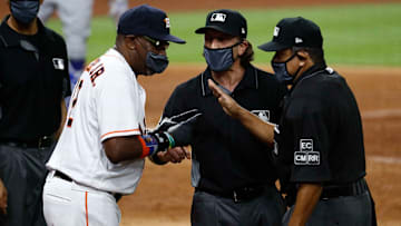 El manager de los Astros criticó la actitud del lanzador Joe Kelly
